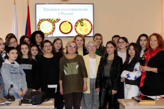 В Армении прошёл фестиваль "Открывая Россию: от Москвы до самых до окраин на интерактивном ковре-самолете"