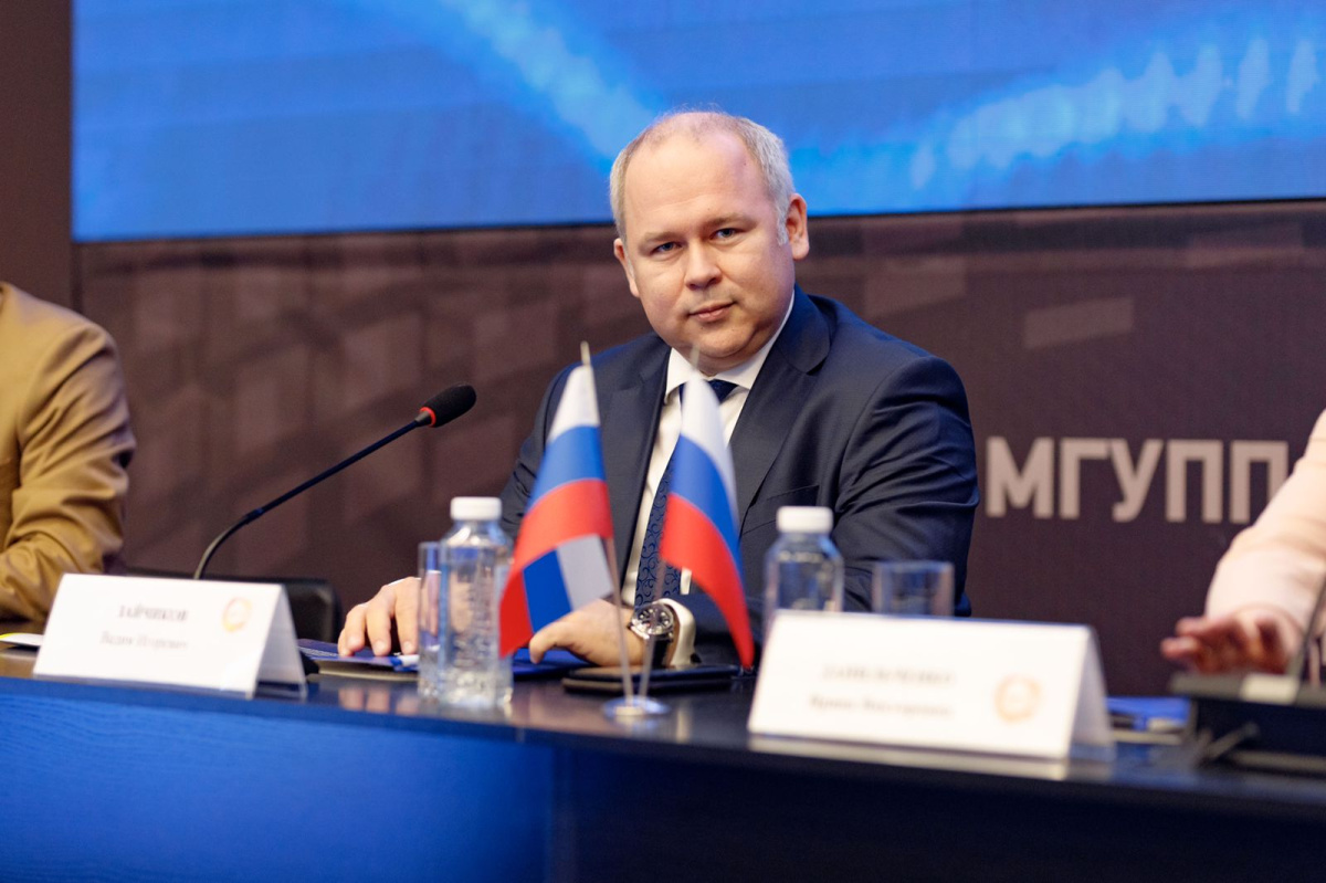 Иностранные студенты МГУПП встретились с начальником управления образования и науки Россотрудничества